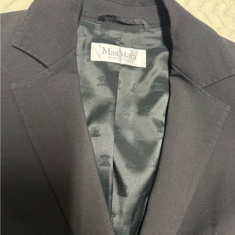 MaxMara Black Single-Button Wool Blazer - Picture 2 of 16